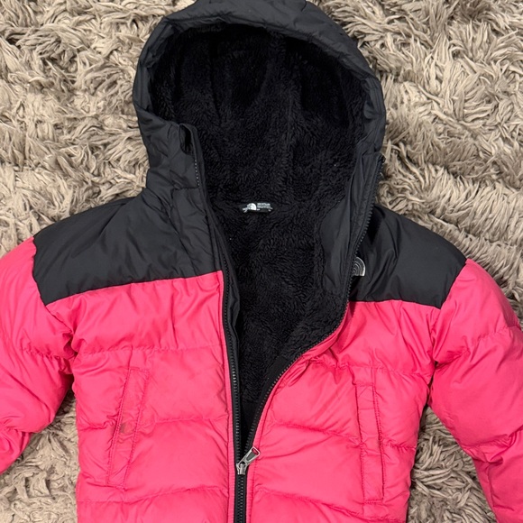 The North Face Kids Pink and Black Puffer Jacket - Picture 4 of 13